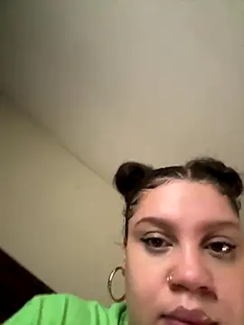 QueenNuttCollector online show from 12, 11, 2025