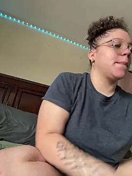 QueenNuttCollector online show from 11, 2, 2026