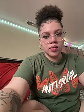 QueenNuttCollector online show from 8, 1, 2026