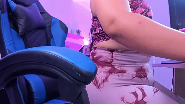 izaro22 online show from 20, 12, 2025