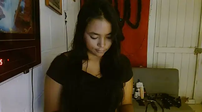 Chiara petterson online show from 10, 1, 2025