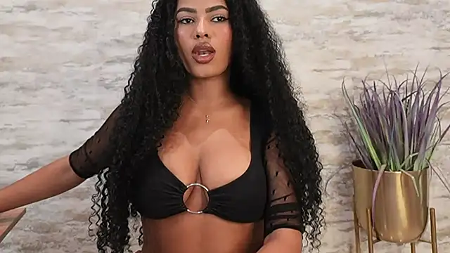 HOTBLACKANDWHITE2 online show from 17, 7, 2026