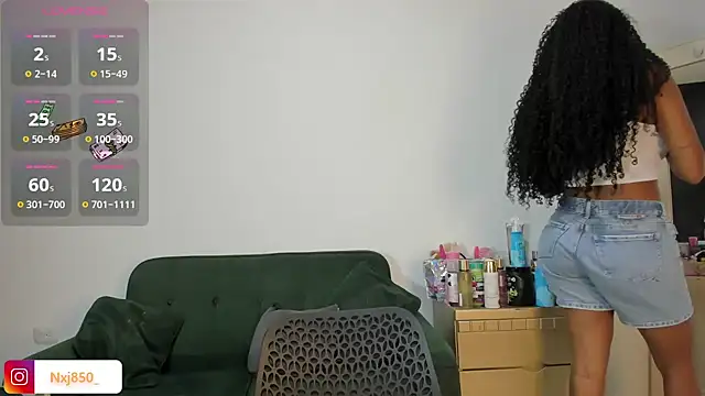 HOTBLACKANDWHITE2 online show from 10, 9, 2025