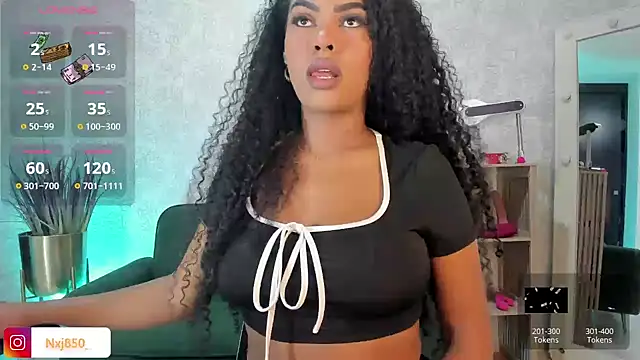 HOTBLACKANDWHITE2 online show from 30, 10, 2025