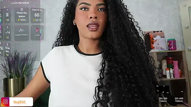 HOTBLACKANDWHITE2 online show from 24, 3, 2026