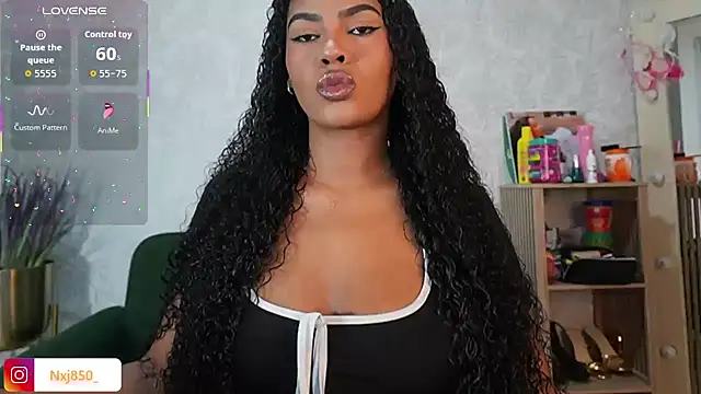 HOTBLACKANDWHITE2 online show from 27, 2, 2026