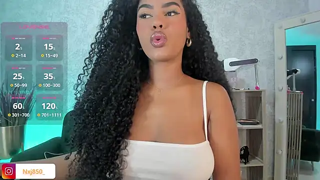 HOTBLACKANDWHITE2 online show from 3, 11, 2025