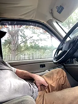 Snapshot of Themechanic420 chatting on 19, 11, 2025 Themechanic420 online show from 19, 11, 2025