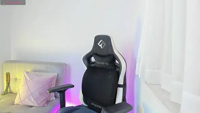 ambar-wells online show from 18, 4, 2026