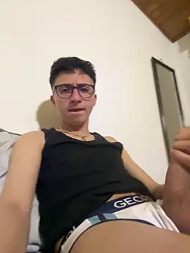 Snapshot of CamiRojas_boy chatting on 9, 5, 2026 CamiRojas boy online show from 9, 5, 2026