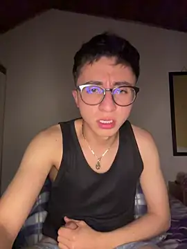 Snapshot of CamiRojas_boy chatting on 13, 5, 2026 CamiRojas boy online show from 13, 5, 2026
