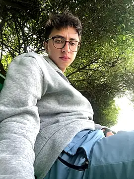 Snapshot of CamiRojas_boy chatting on 2, 6, 2026 CamiRojas boy online show from 2, 6, 2026
