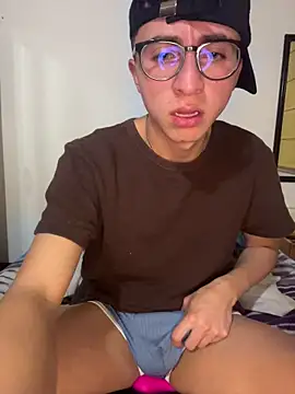 Snapshot of CamiRojas_boy chatting on 16, 6, 2026 CamiRojas boy online show from 16, 6, 2026