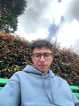 Snapshot of CamiRojas_boy chatting on 25, 5, 2026 CamiRojas boy online show from 25, 5, 2026