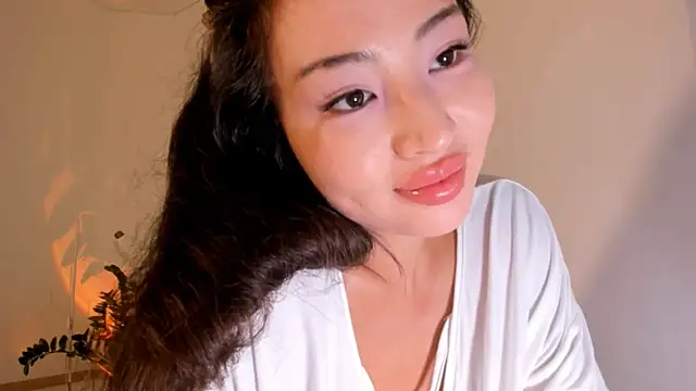 kawaii mia online show from 1, 10, 2025