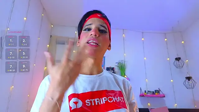 Ariel Femboy  online show from 15, 11, 2025