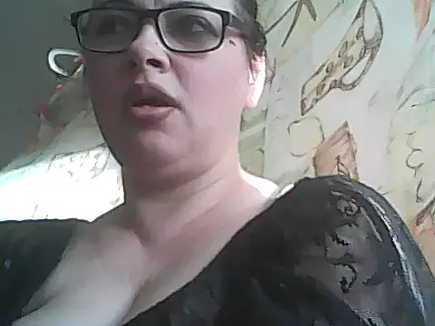 Snapshot of deluxpussy chatting on 4, 11, 2025 deluxpussy online show from 4, 11, 2025