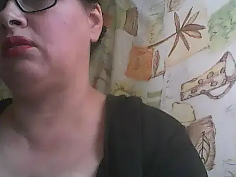 Snapshot of deluxpussy chatting on 14, 10, 2025 deluxpussy online show from 14, 10, 2025