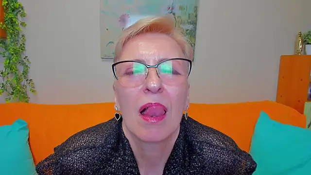 iamyourdream89 online show from 2, 4, 2026