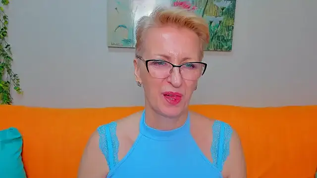 iamyourdream89 online show from 18, 4, 2026