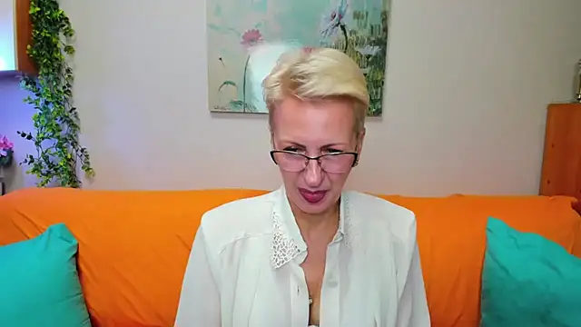 iamyourdream89 online show from 16, 11, 2025