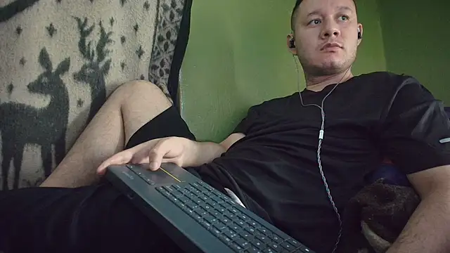 Snapshot of sweet_cock28 chatting on 8, 7, 2026 sweet cock28 online show from 8, 7, 2026