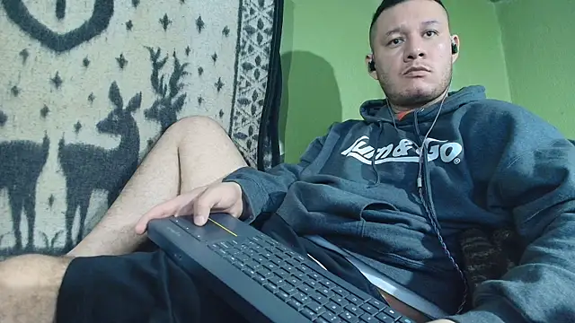 Snapshot of sweet_cock28 chatting on 4, 7, 2026 sweet cock28 online show from 4, 7, 2026