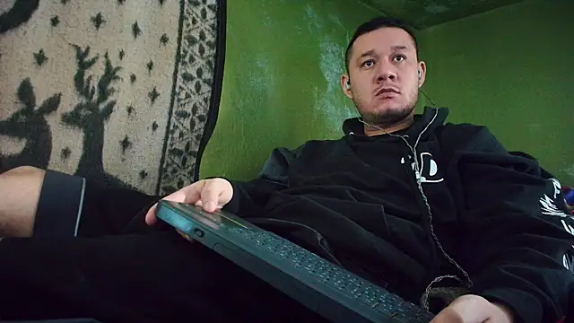 sweet cock28 online show from 17, 3, 2025