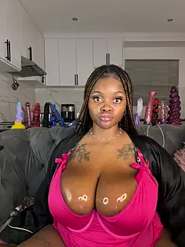 Snapshot of Yung-Missy chatting on 29, 4, 2026 Yung-Missy online show from 29, 4, 2026