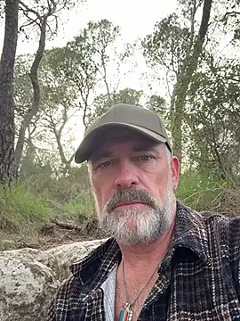 Snapshot of DaddybearVLC chatting on 25, 2, 2025 DaddybearVLC online show from 25, 2, 2025