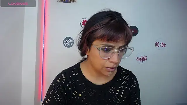 Snapshot of pinky_violeta chatting on 10, 5, 2026 pinky violeta online show from 10, 5, 2026