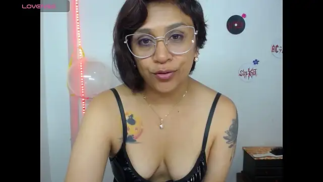 Snapshot of pinky_violeta chatting on 22, 7, 2026 pinky violeta online show from 22, 7, 2026