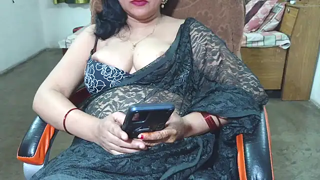 Cute Mahi22 online show from 13, 9, 2025