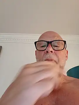 Snapshot of Tempted1973 chatting on 26, 5, 2026 Tempted1973 online show from 26, 5, 2026