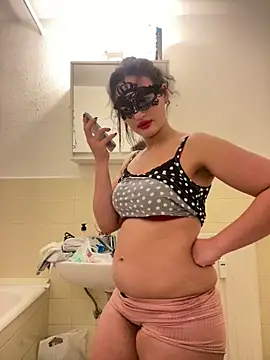 Sarahkhaalifa online show from 15, 11, 2025