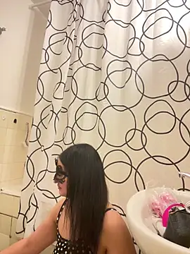 Sarahkhaalifa online show from 9, 11, 2025