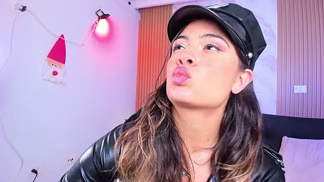 Snapshot of Megan_blue7 chatting on 14, 3, 2025 Megan blue7 online show from 14, 3, 2025