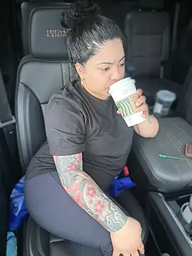 kimmiakiss22 online show from 4, 6, 2026
