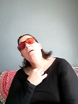 Lolabeluccia xh  online show from 24, 3, 2026