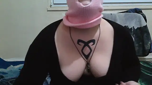 Lolabeluccia xh  online show from 2, 12, 2025