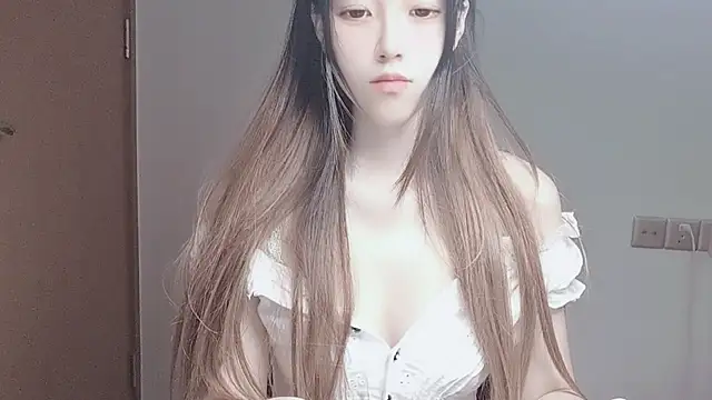 VaerySaenz online show from 11, 11, 2025