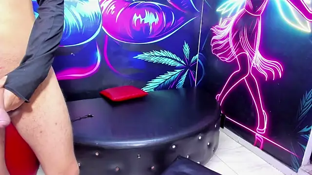 Snapshot of hot-threesome chatting on 7, 6, 2026 hot-threesome online show from 7, 6, 2026