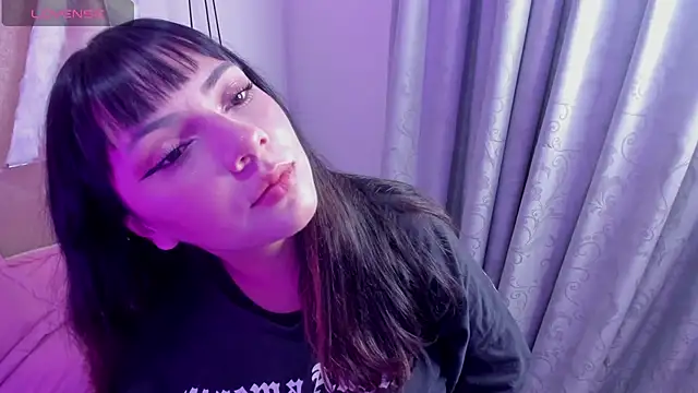 xhinata hyugax online show from 3, 3, 2026