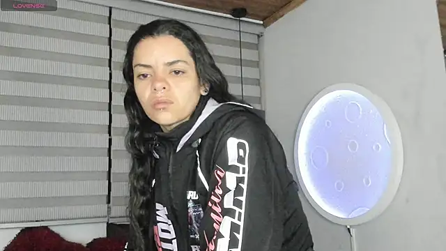 natasha logan  online show from 27, 6, 2026