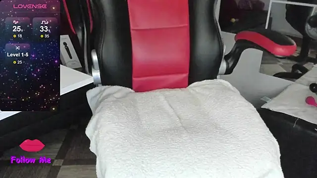 natasha logan  online show from 13, 10, 2025