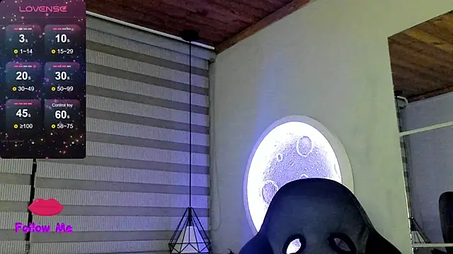 natasha logan  online show from 28, 7, 2026