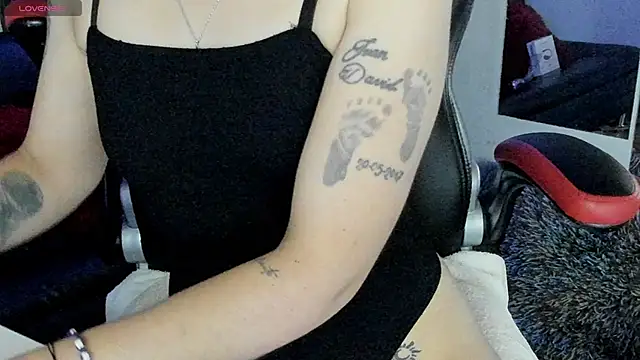 natasha logan  online show from 26, 10, 2025