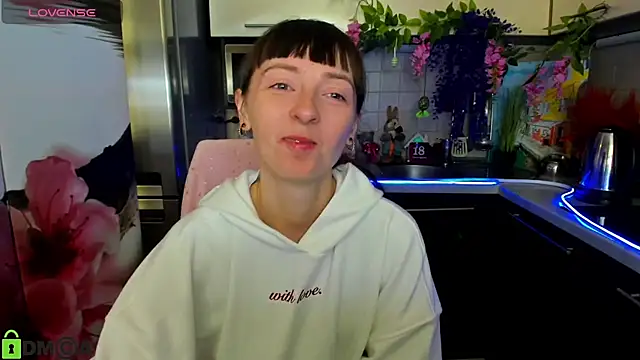 TayanaJons online show from 6, 4, 2026