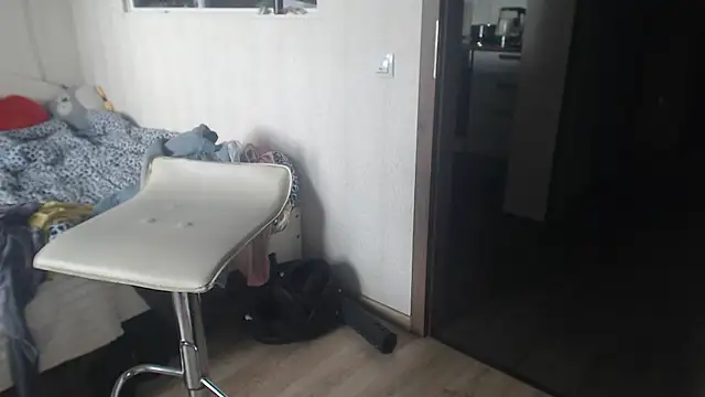amanda kiss kiss online show from 10, 5, 2026