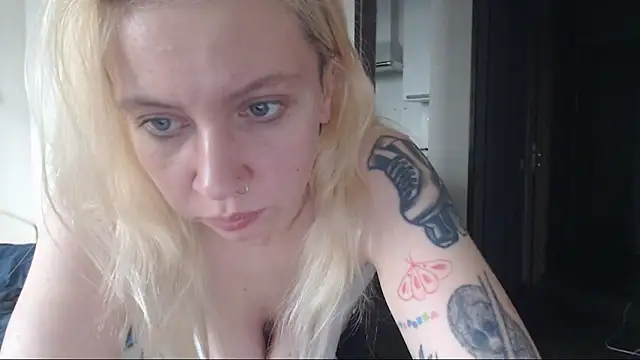 amanda kiss kiss online show from 10, 11, 2025